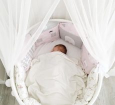 Круглые и овальные кроватки-трансформеры в интерьере детской