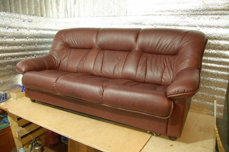 Реставрация дивана из кожзама