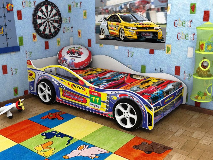 Детская комната с кроватью машиной